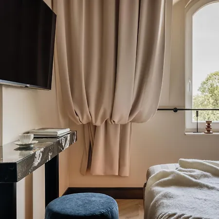 The Palace Near Wawel Castle By Bqqk *