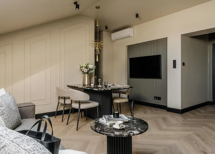 The Palace Near Wawel Castle By Bqqk *