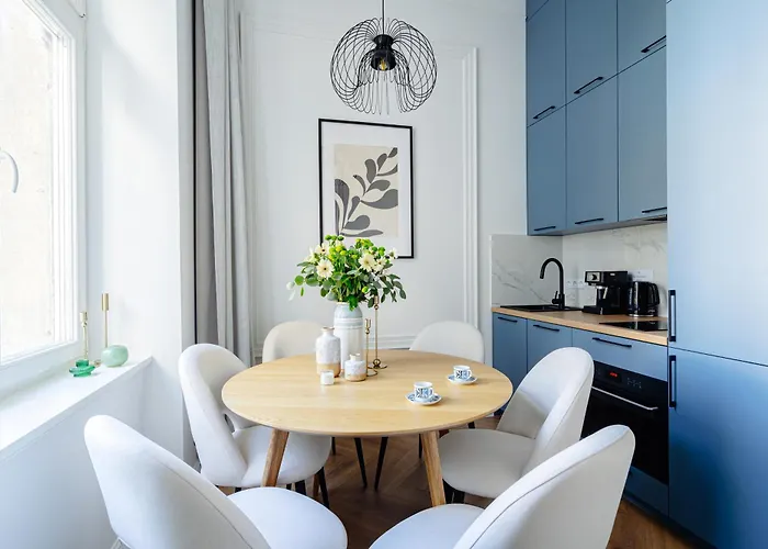 The Palace Near Wawel Castle By Bqqk *