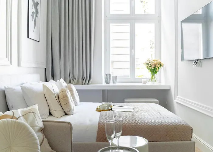 The Palace Near Wawel Castle By Bqqk