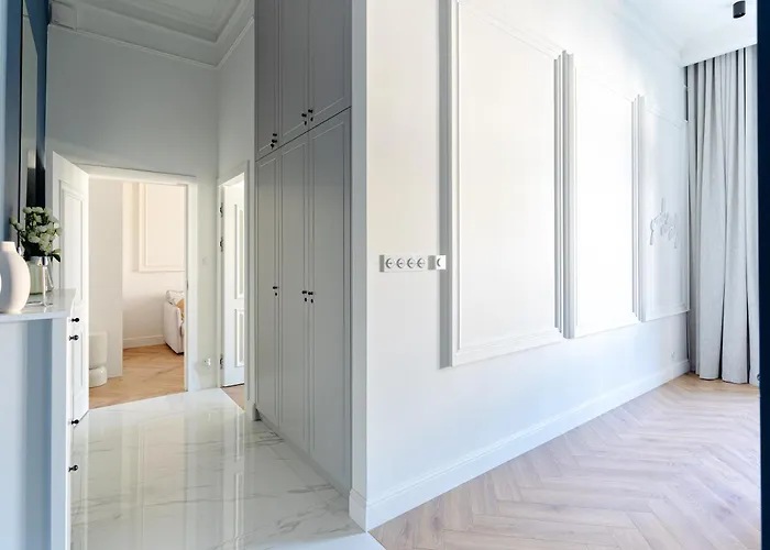 The Palace Near Wawel Castle By Bqqk