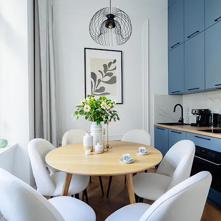 The Palace Near Wawel Castle By Bqqk *